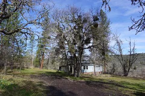 1400 Ironwood Dr, Eagle Point, OR 97524 photo 2