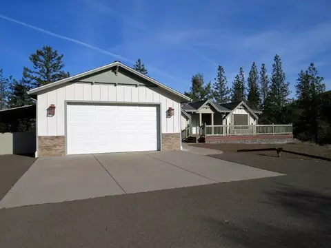 7300 Lost Creek Rd, Eagle Point, OR 97524 photo 2