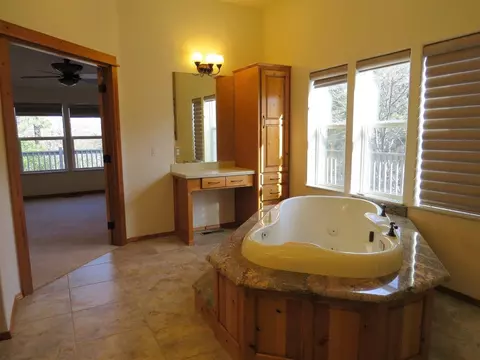 7300 Lost Creek Rd, Eagle Point, OR 97524 photo 18