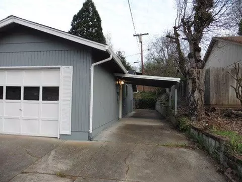 721 Talbot St, Eagle Point, OR 97524 photo 2
