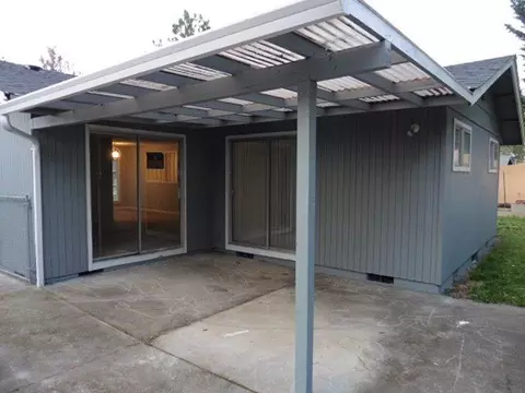 721 Talbot St, Eagle Point, OR 97524 photo 3
