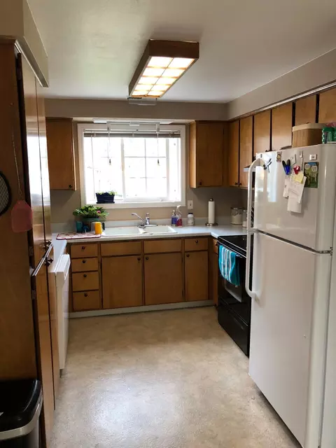 460 Hays St, Gold Hill, OR 97525 photo 4