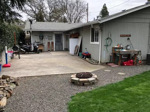 460 Hays St, Gold Hill, OR 97525 photo 10