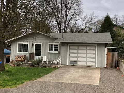 460 Hays St, Gold Hill, OR 97525 photo 1