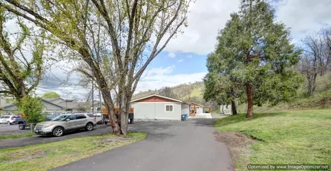 257 E Main St, Eagle Point, OR 97524 photo 27