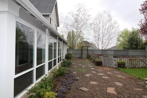 1131 Michael Ln, Eagle Point, OR 97524 photo 9