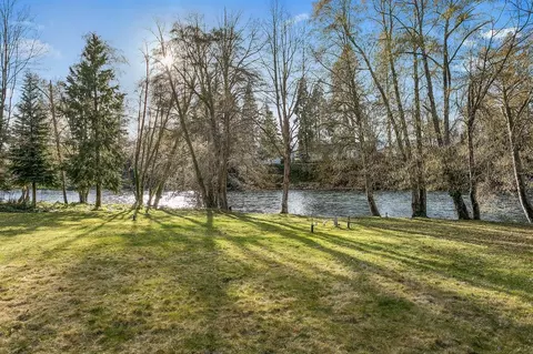605 Melrose Ln, Shady Cove, OR 97539 photo 1