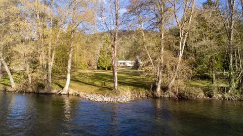 605 Melrose Ln, Shady Cove, OR 97539 photo 2