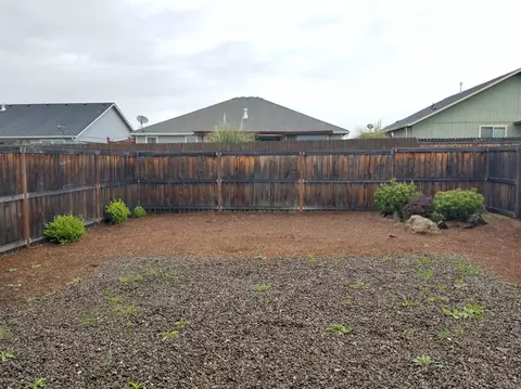 605 Barton Rd, Eagle Point, OR 97524 photo 25