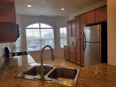 605 Barton Rd, Eagle Point, OR 97524 photo 7