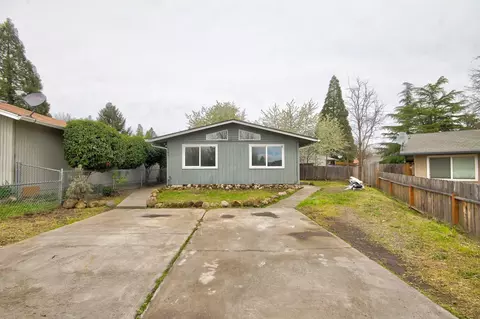 561 Van Wey Cir, Eagle Point, OR 97524 photo 4