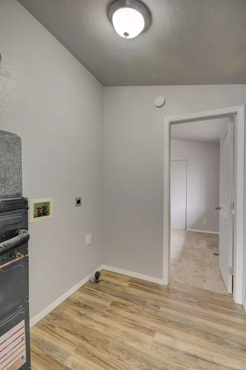 561 Van Wey Cir, Eagle Point, OR 97524 photo 14