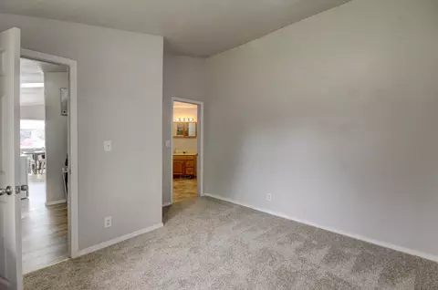561 Van Wey Cir, Eagle Point, OR 97524 photo 13