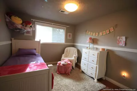 36 S De Anjou Ave, Eagle Point, OR 97524 photo 14