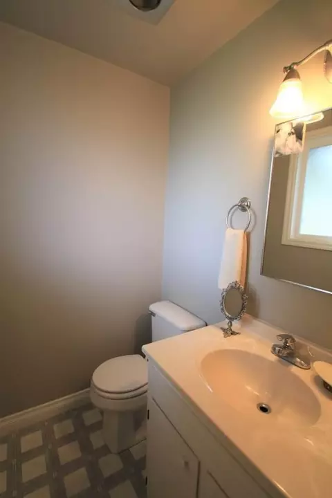 36 S De Anjou Ave, Eagle Point, OR 97524 photo 13