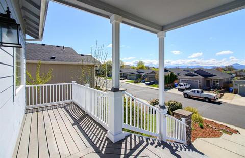 984 Win Way, Eagle Point, OR 97524 photo 5