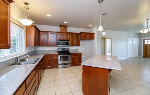 984 Win Way, Eagle Point, OR 97524 photo 12