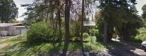 202 Ash St, Phoenix, OR 97535 photo 1