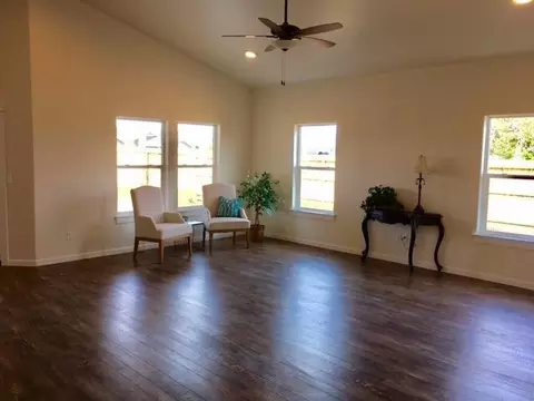 114 Greenview Dr, Eagle Point, OR 97524 photo 3