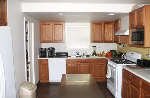 369 2nd St, Central Point, OR 97502 photo 5