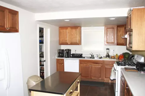 369 2nd St, Central Point, OR 97502 photo 6