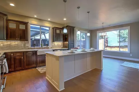 990 Arrowhead Trl, Eagle Point, OR 97524 photo 6