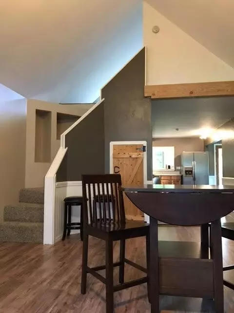 8465 E Antelope Rd, Eagle Point, OR 97524 photo 3