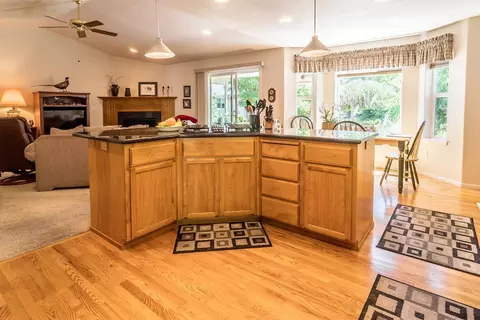 115 Walnut Pl, Phoenix, OR 97535 photo 13