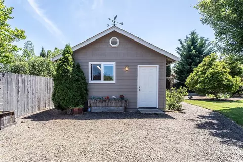 115 Walnut Pl, Phoenix, OR 97535 photo 30