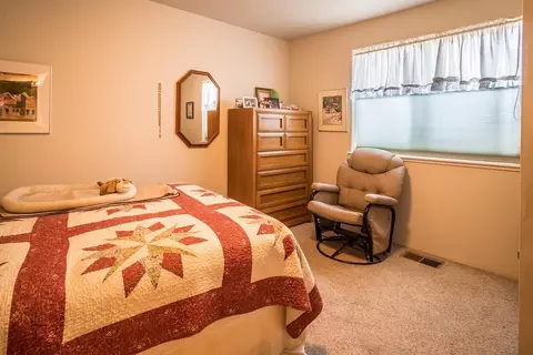 115 Walnut Pl, Phoenix, OR 97535 photo 24