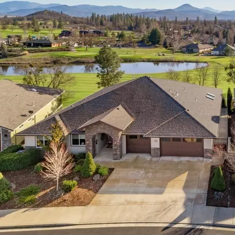 20 Pebble Creek Dr, Eagle Point, OR 97524 photo 2