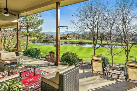 20 Pebble Creek Dr, Eagle Point, OR 97524 photo 3