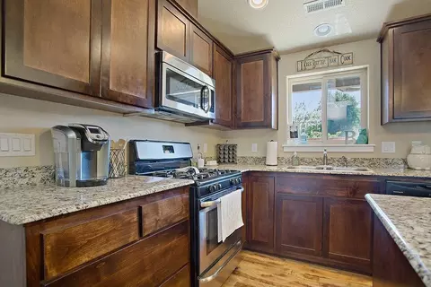 64 Dianne Way, Eagle Point, OR 97524 photo 8