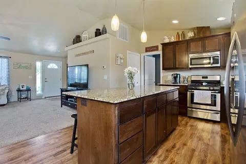 64 Dianne Way, Eagle Point, OR 97524 photo 7