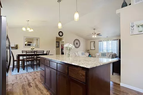 64 Dianne Way, Eagle Point, OR 97524 photo 11