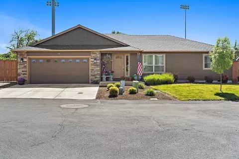 64 Dianne Way, Eagle Point, OR 97524 photo 1