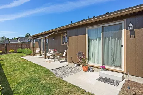 64 Dianne Way, Eagle Point, OR 97524 photo 24