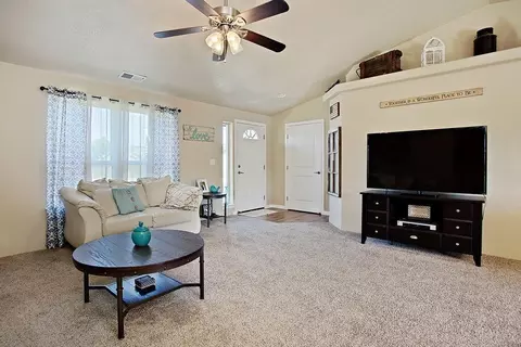 64 Dianne Way, Eagle Point, OR 97524 photo 3
