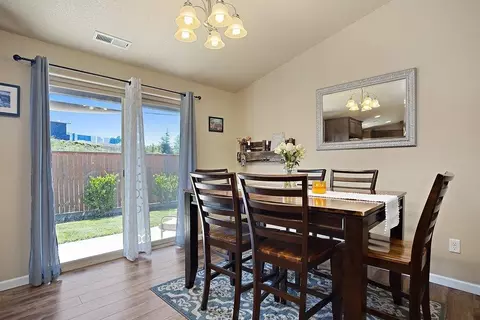 64 Dianne Way, Eagle Point, OR 97524 photo 12