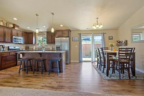 64 Dianne Way, Eagle Point, OR 97524 photo 6