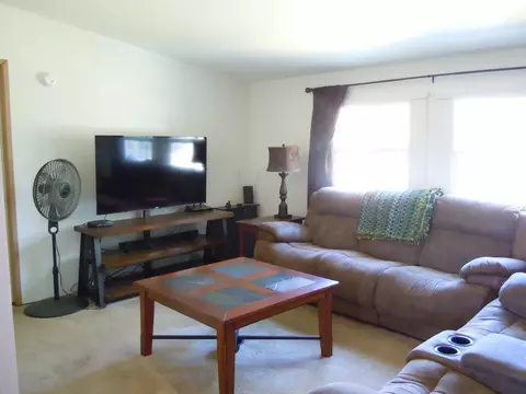 131 Napa St, Eagle Point, OR 97524 photo 3