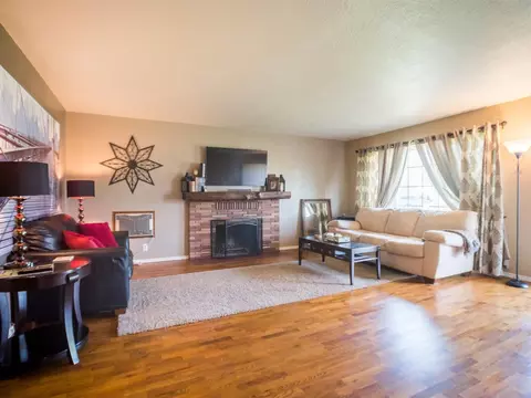 827 Maple St, Central Point, OR 97502 photo 3