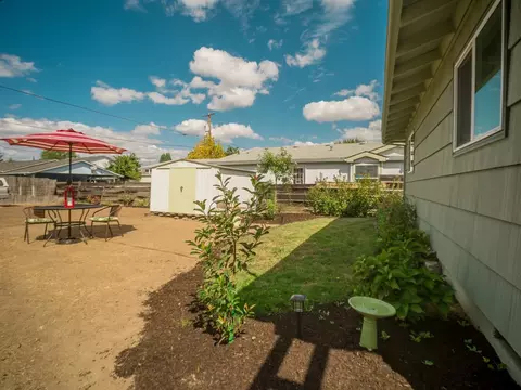 827 Maple St, Central Point, OR 97502 photo 18