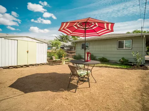 827 Maple St, Central Point, OR 97502 photo 19