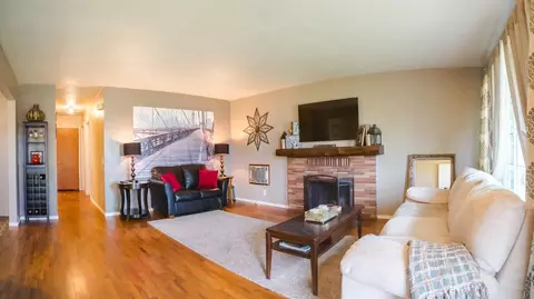 827 Maple St, Central Point, OR 97502 photo 1
