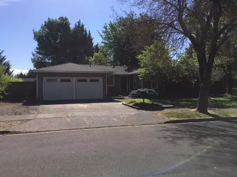 344 Shadow Lawn Dr, Eagle Point, OR 97524 photo 1