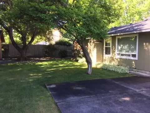 344 Shadow Lawn Dr, Eagle Point, OR 97524 photo 10