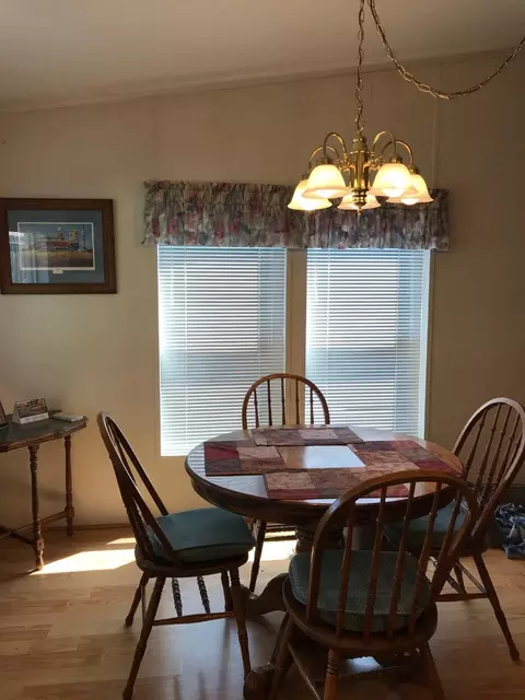 252 N Deanjou Ave, Eagle Point, OR 97524 photo 10