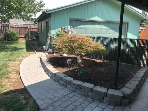 252 N Deanjou Ave, Eagle Point, OR 97524 photo 5