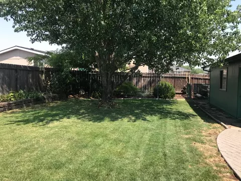 252 N Deanjou Ave, Eagle Point, OR 97524 photo 6